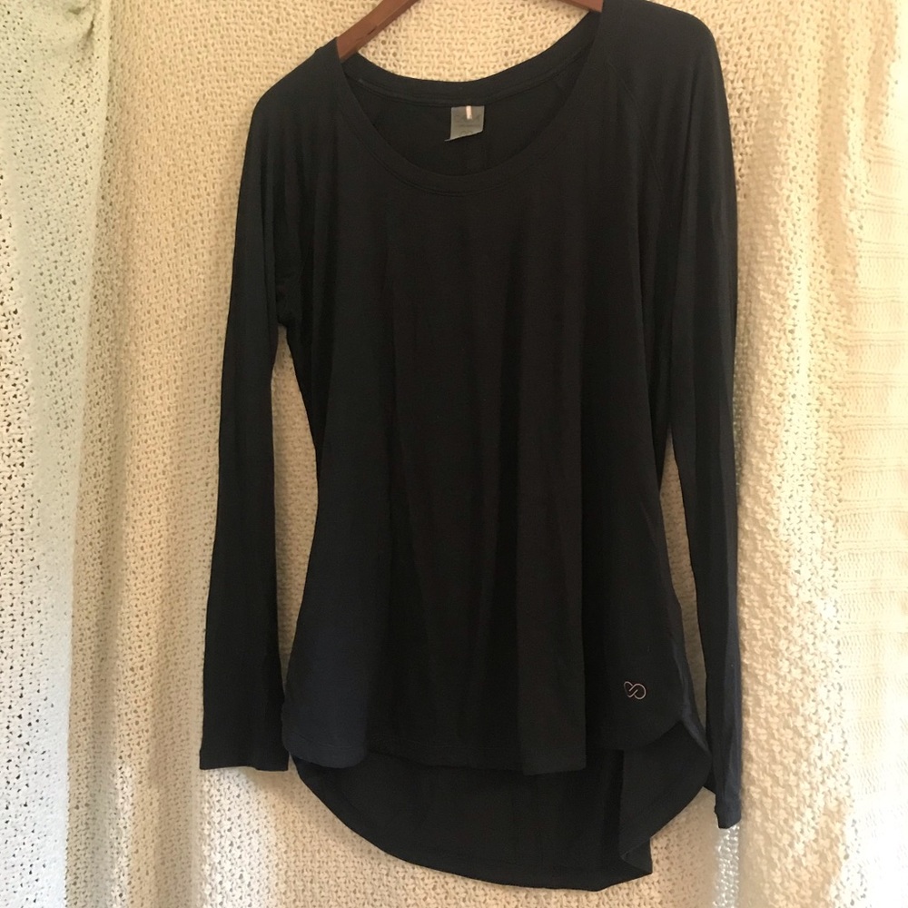 Black long sleeve work out top